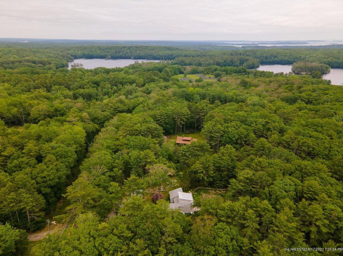 1011 Biscay Rd, Bremen ME 04551-3124 exterior