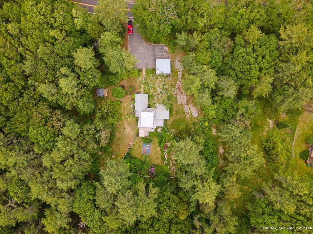 1011 Biscay Rd, Bremen ME 04551-3124 exterior