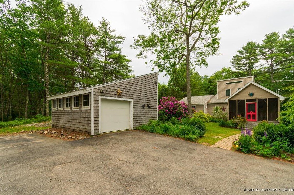 1011 Biscay Rd, Bremen ME 04551-3124 exterior