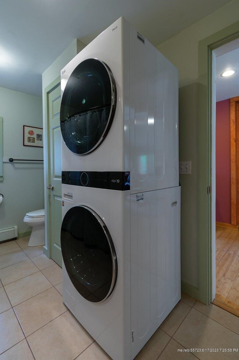 1011 Biscay Rd, Bremen ME 04551-3124 exterior