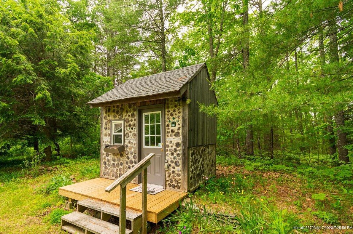 1011 Biscay Rd, Bremen ME 04551-3124 exterior