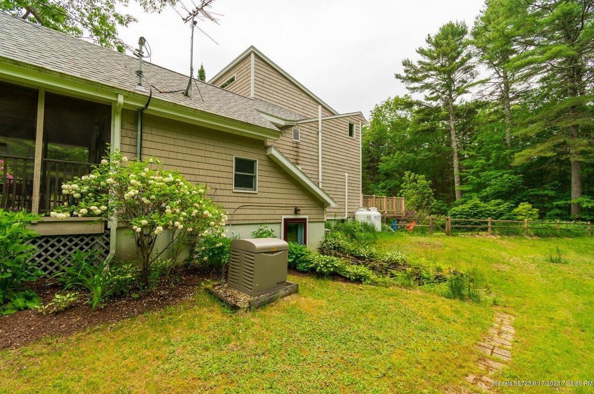 1011 Biscay Rd, Bremen ME 04551-3124 exterior