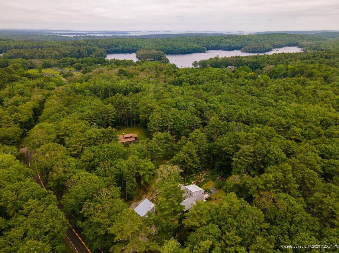 1011 Biscay Rd, Bremen ME 04551-3124 exterior