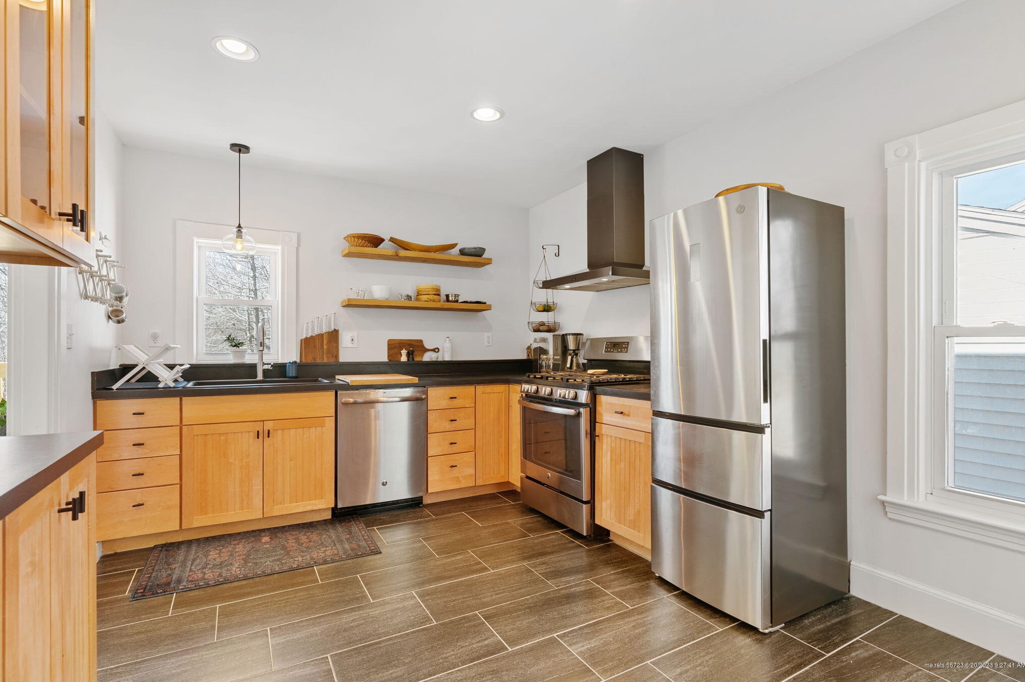 133 Walnut St, Portland ME  04106-4732 exterior