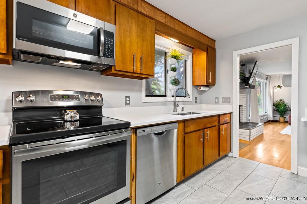 281 Harvard St, Portland ME  04103-3550 exterior