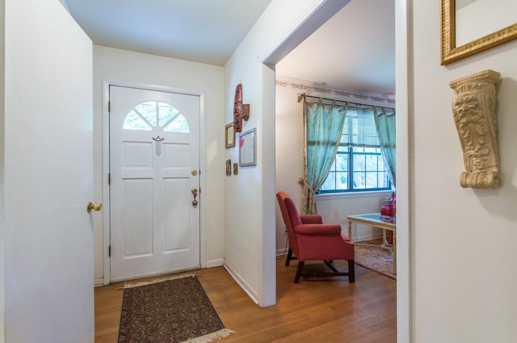 1566 Moncrief Cir, Decatur GA  30033-1617 exterior