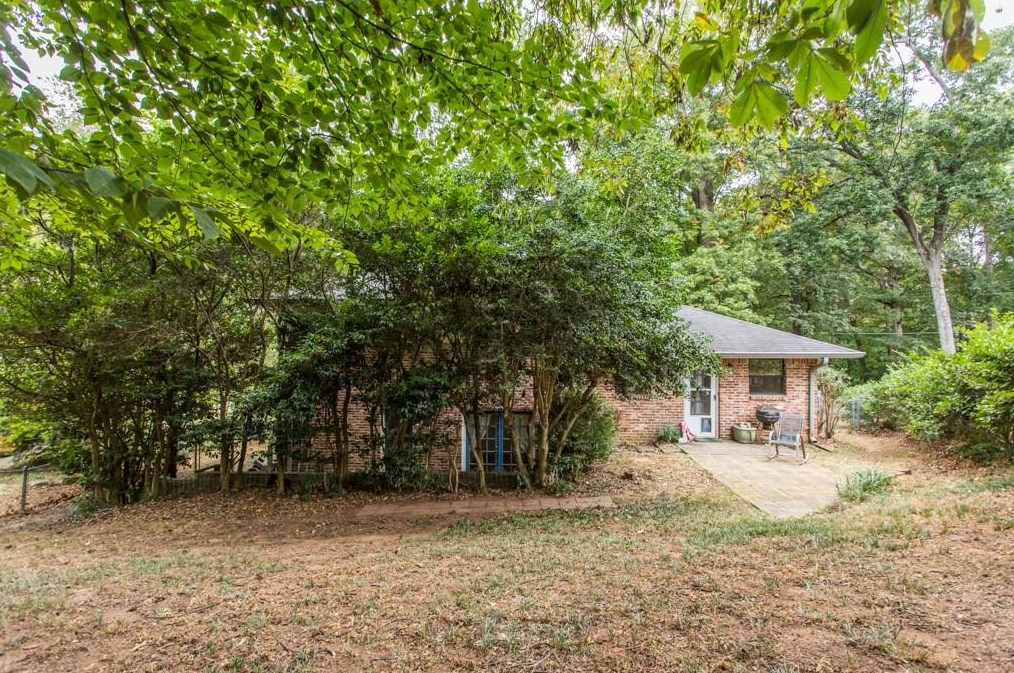 1566 Moncrief Cir, Decatur GA  30033-1617 exterior