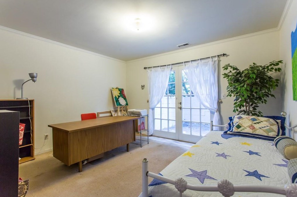 1566 Moncrief Cir, Decatur GA  30033-1617 exterior