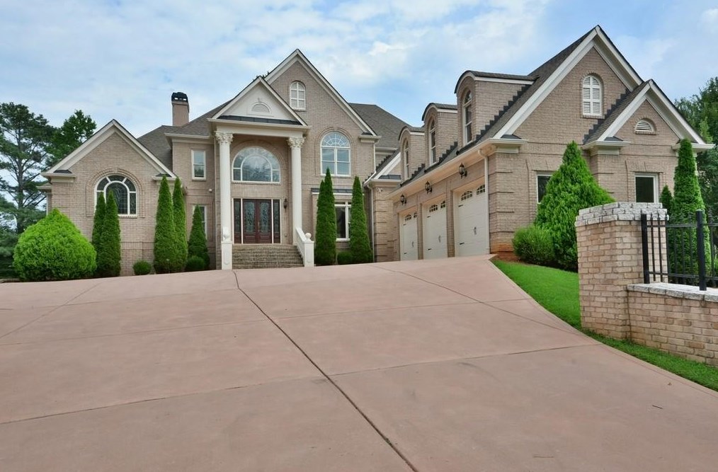 91 Wills Dr, Alpharetta GA  30009-1813 exterior