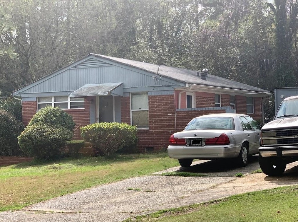 2061 Nichols Ln, Decatur GA  30032-5831 exterior