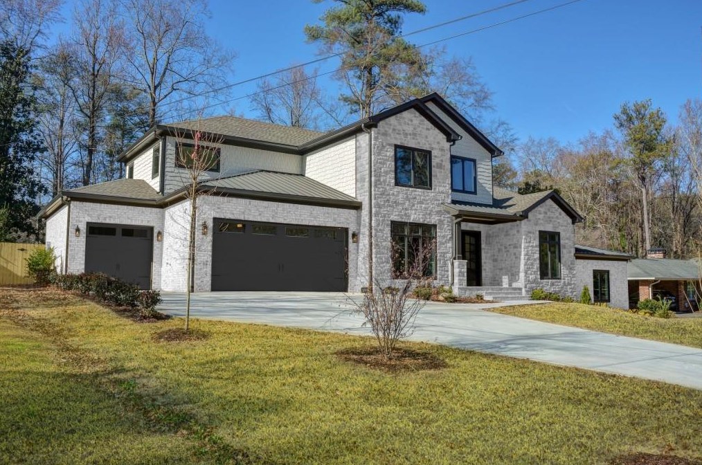6695 Wright Rd, Atlanta GA  30328-2156 exterior