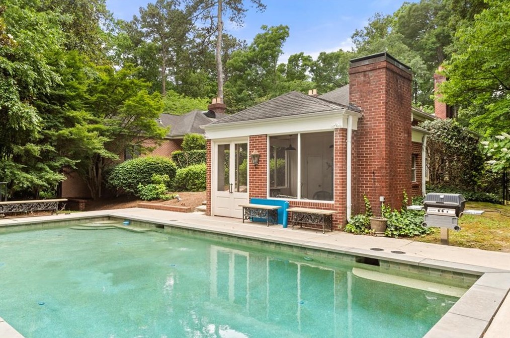 2190 Mt Paran Rd, Atlanta GA  30327-2924 exterior