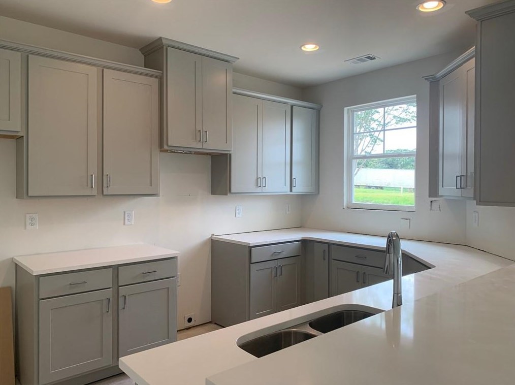 838 Regal Ln, Atlanta GA 30331-8633 exterior