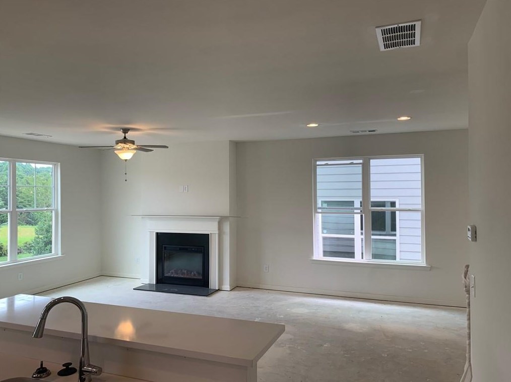 838 Regal Ln, Atlanta GA 30331-8633 exterior