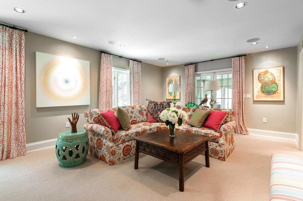 2841 Vernon Rd, Atlanta GA  30305-2934 exterior