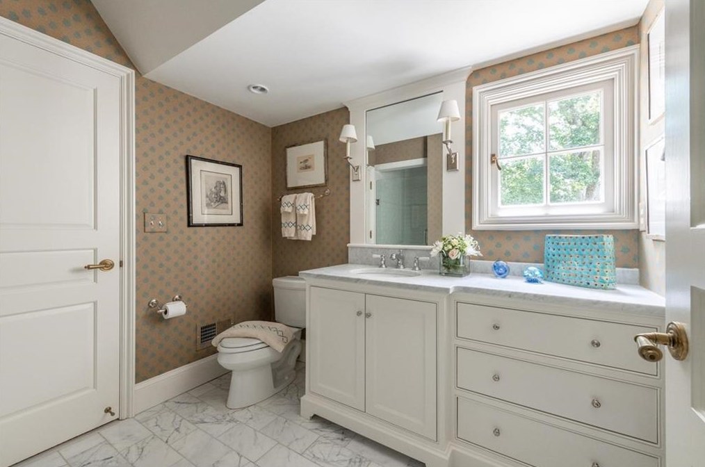 2841 Vernon Rd, Atlanta GA  30305-2934 exterior