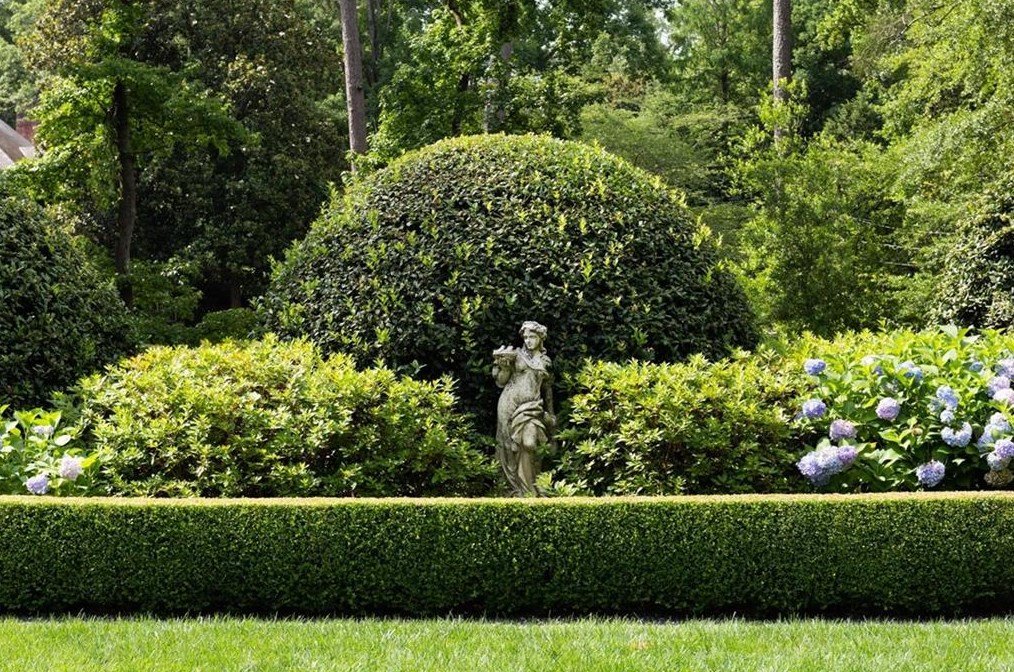 2841 Vernon Rd, Atlanta GA  30305-2934 exterior