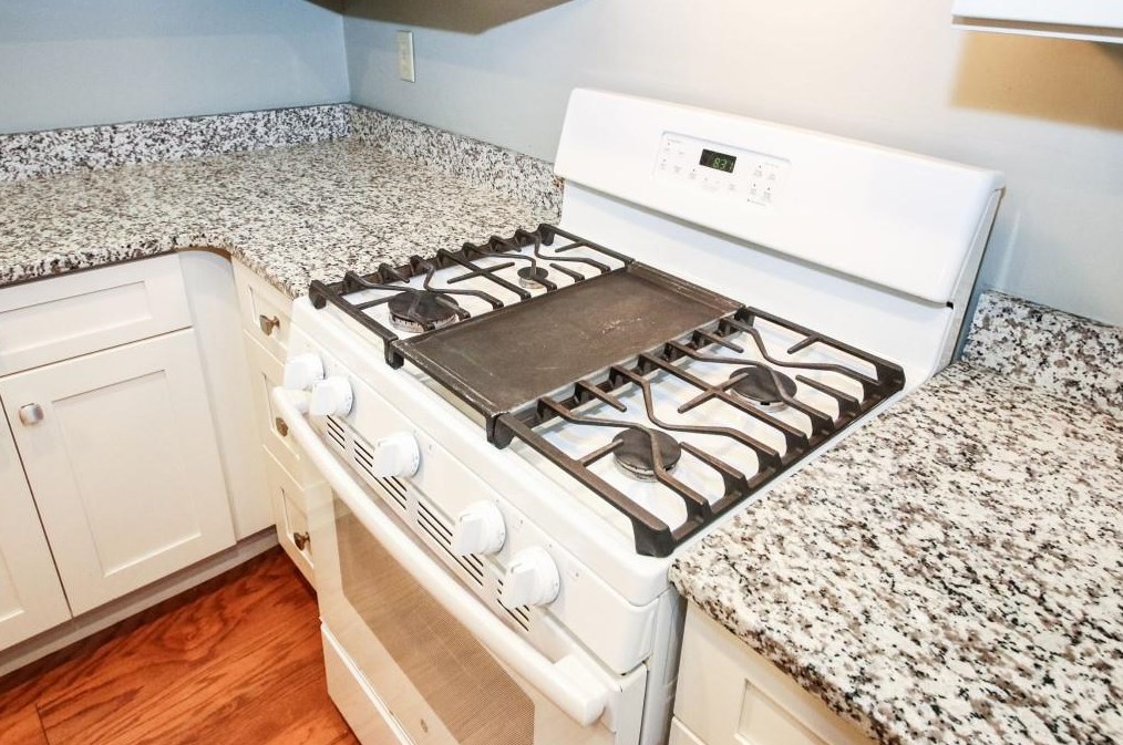 905 Wedgewood Way, Atlanta GA  30350-2068 exterior
