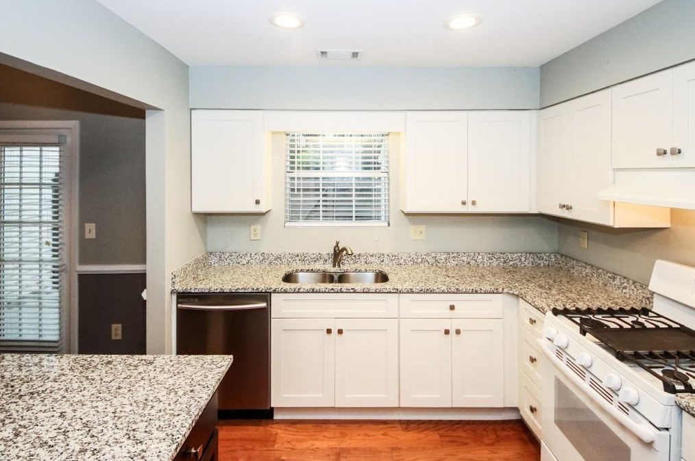 905 Wedgewood Way, Atlanta GA  30350-2068 exterior