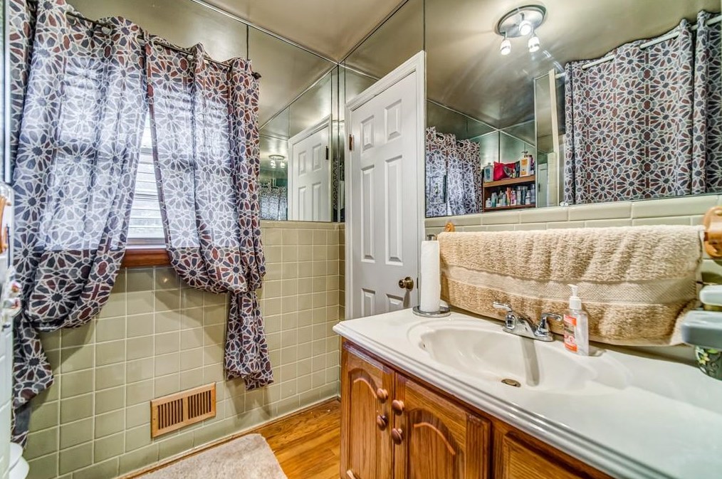 3625 Rainbow Dr, Decatur GA 30034-1920 exterior