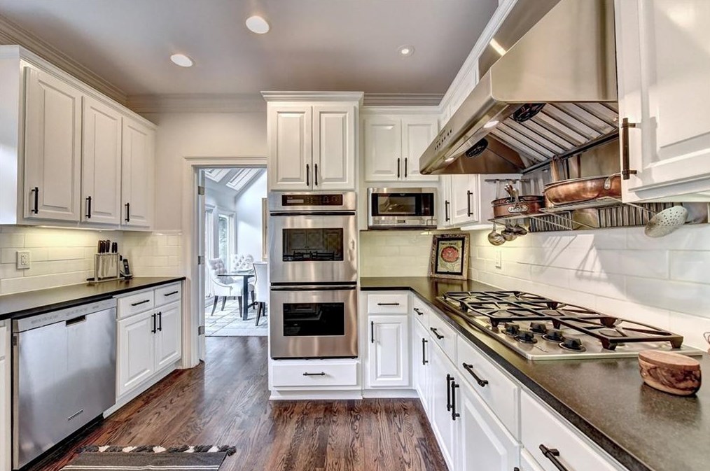 4218 Wieuca Overlook, Atlanta GA  30342-3447 exterior