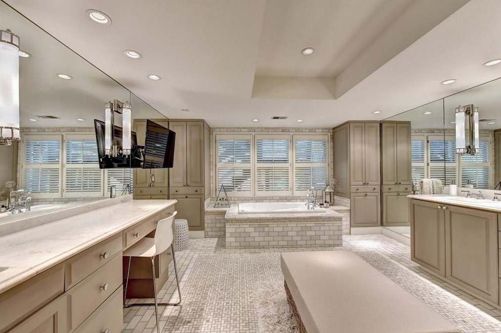 4218 Wieuca Overlook, Atlanta GA  30342-3447 exterior