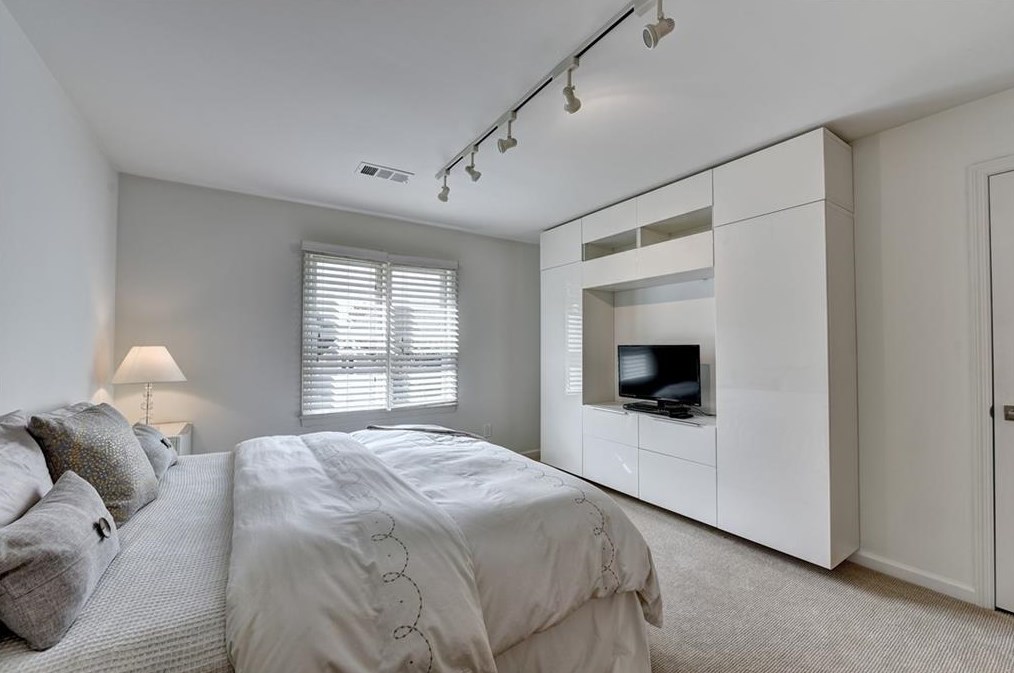 4218 Wieuca Overlook, Atlanta GA  30342-3447 exterior