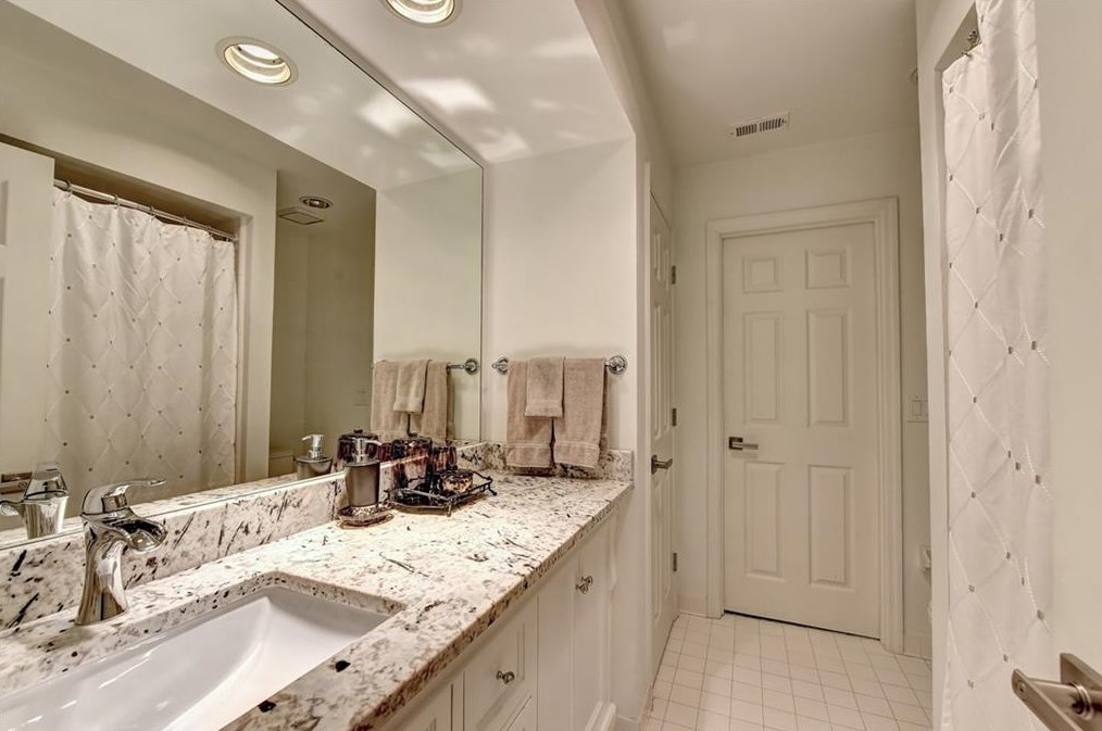4218 Wieuca Overlook, Atlanta GA  30342-3447 exterior