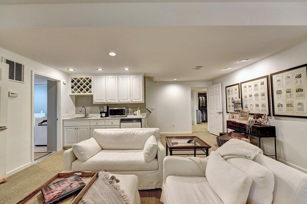 4218 Wieuca Overlook, Atlanta GA  30342-3447 exterior