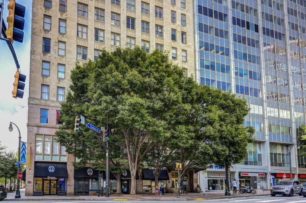 32 Peachtree St, Atlanta GA  30303-2390 exterior