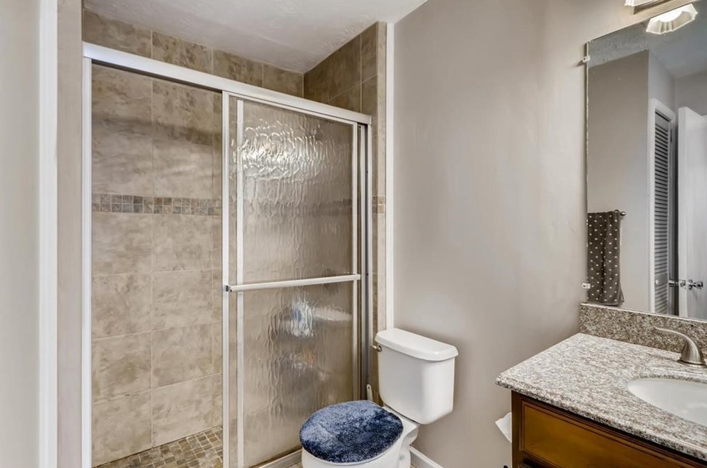 2 Queen Anne Pl, Atlanta GA exterior