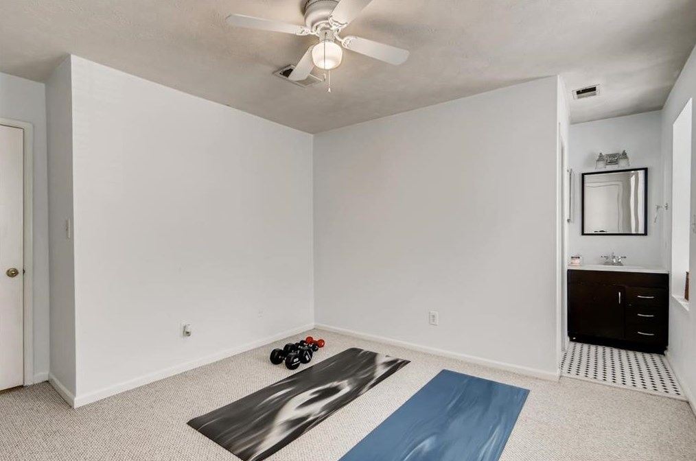 2 Queen Anne Pl, Atlanta GA exterior