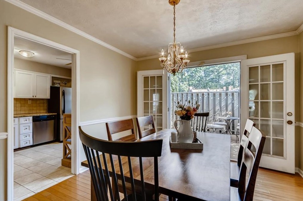 2 Queen Anne Pl, Atlanta GA exterior