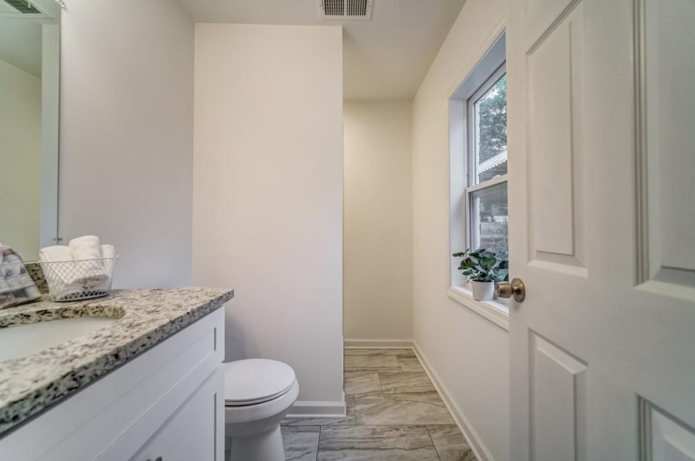 107 Whitaker Cir, Atlanta GA  30314-1805 exterior