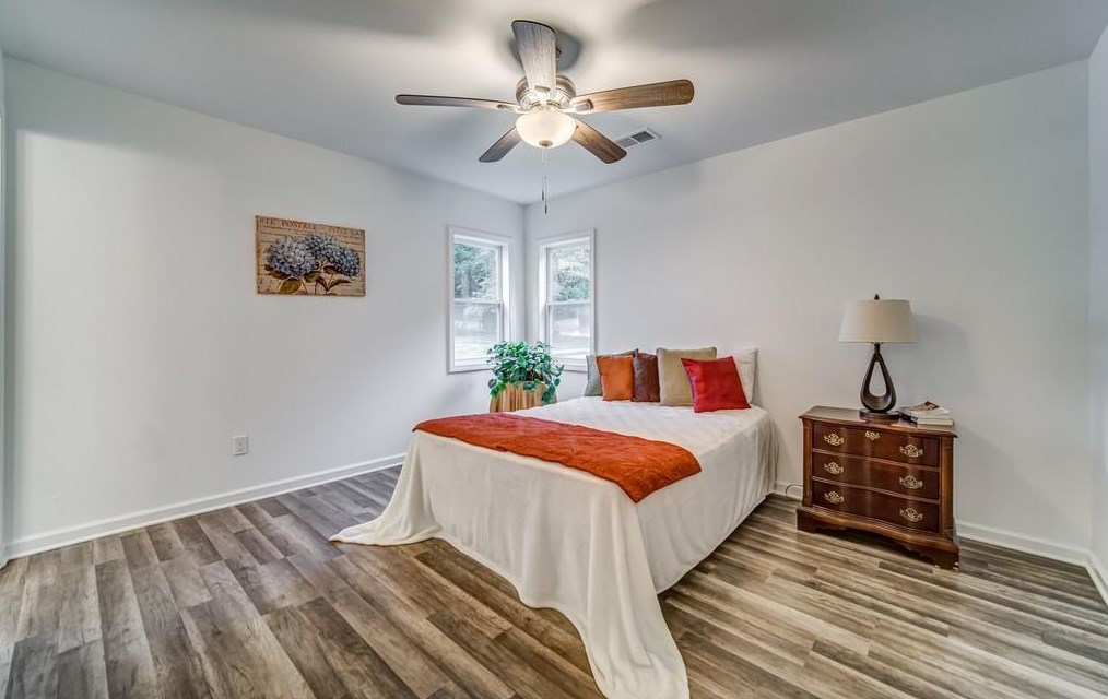 107 Whitaker Cir, Atlanta GA  30314-1805 exterior