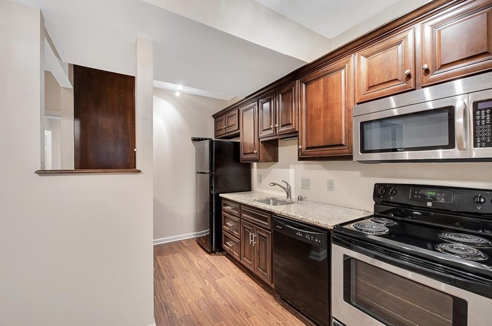 80 Waddell St, Atlanta GA  30307-2465 exterior