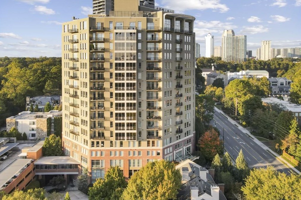 2626 Peachtree Rd, Atlanta GA  30305-5617 exterior