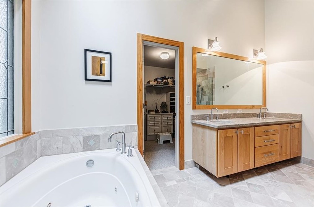 1142 Waldorfs Ct, Decatur GA  30033-3439 exterior