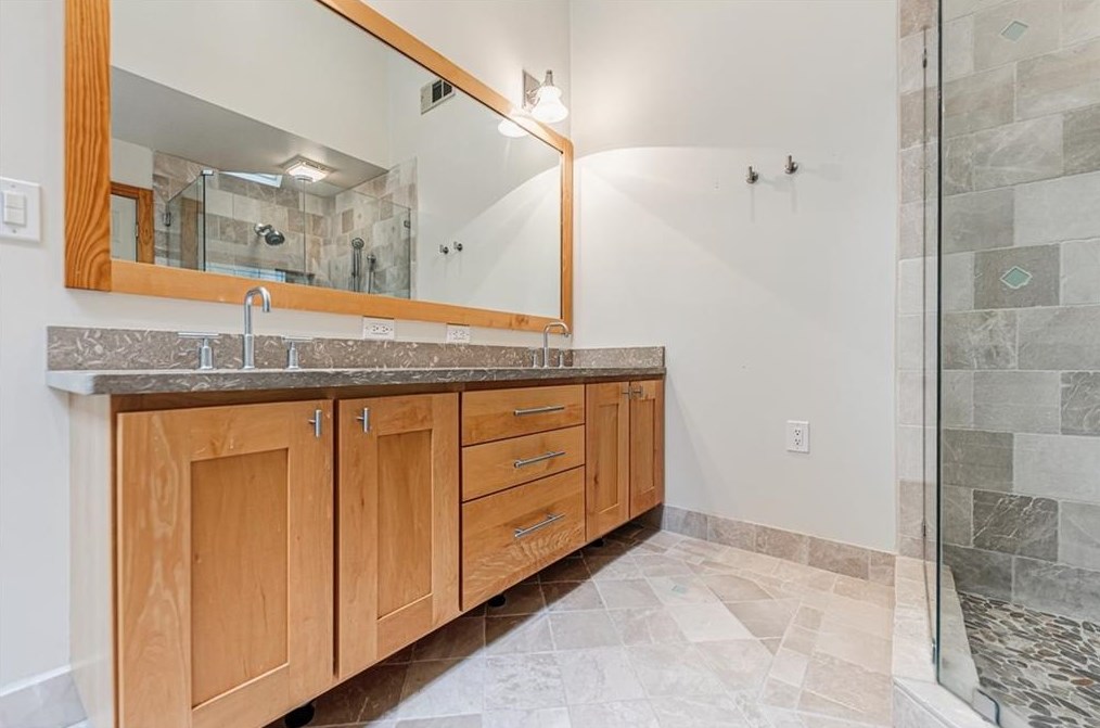 1142 Waldorfs Ct, Decatur GA  30033-3439 exterior