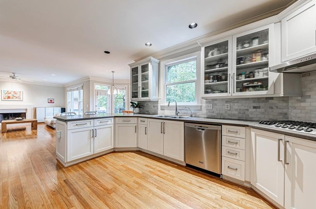 1142 Waldorfs Ct, Decatur GA  30033-3439 exterior