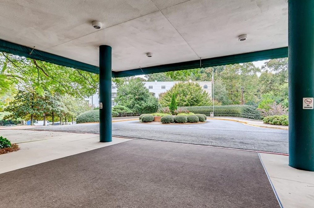 2965 Pharr Rd, Atlanta GA  30305 exterior
