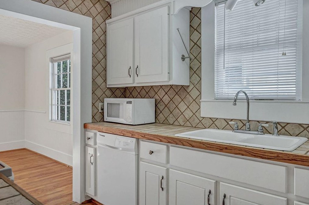 118 Hickory St, Decatur GA 30032 exterior