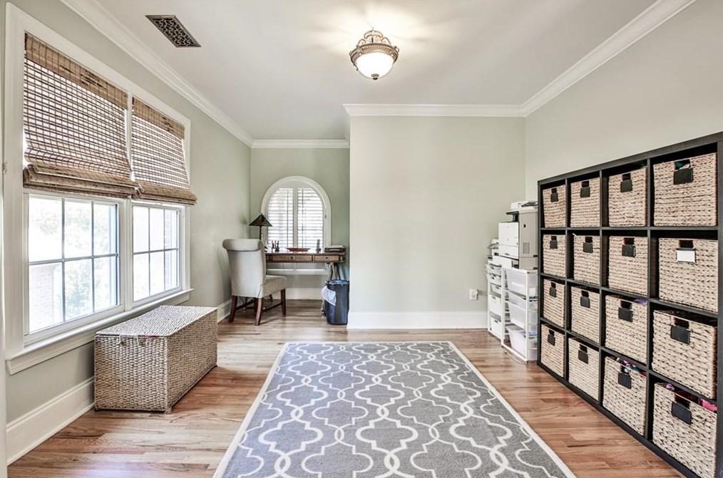 1015 Wescott Ln, Atlanta GA  30319-4328 exterior