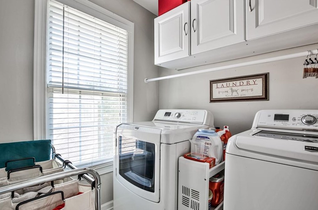 1015 Wescott Ln, Atlanta GA  30319-4328 exterior