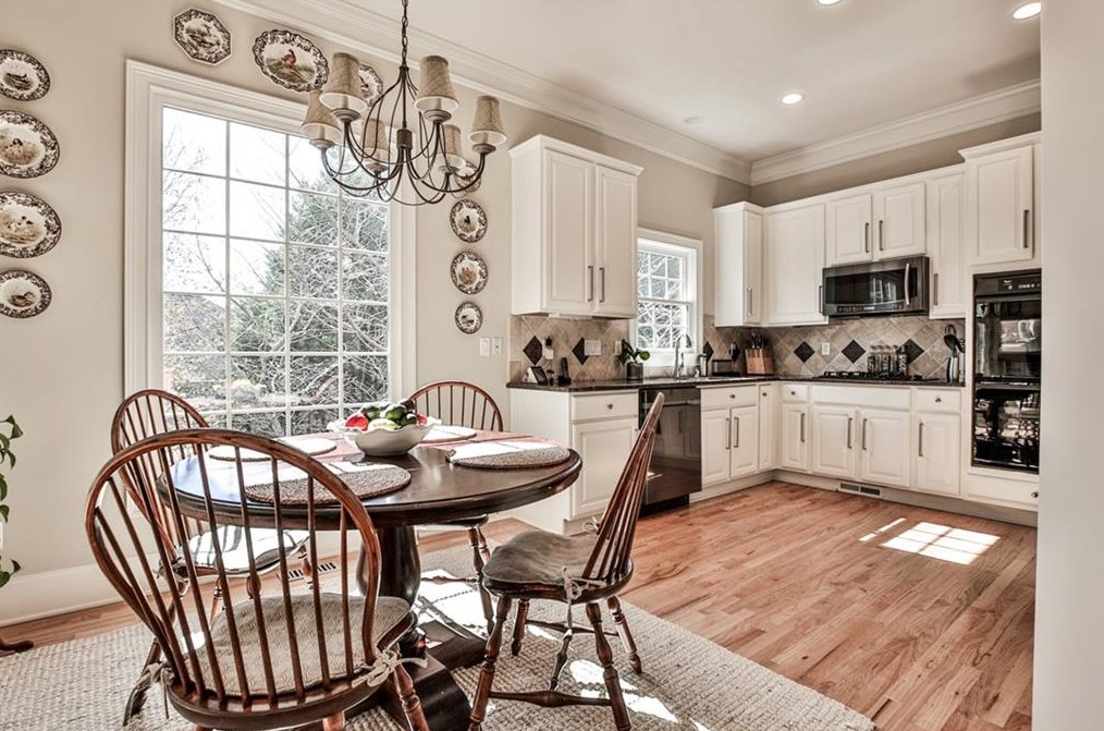 1015 Wescott Ln, Atlanta GA  30319-4328 exterior