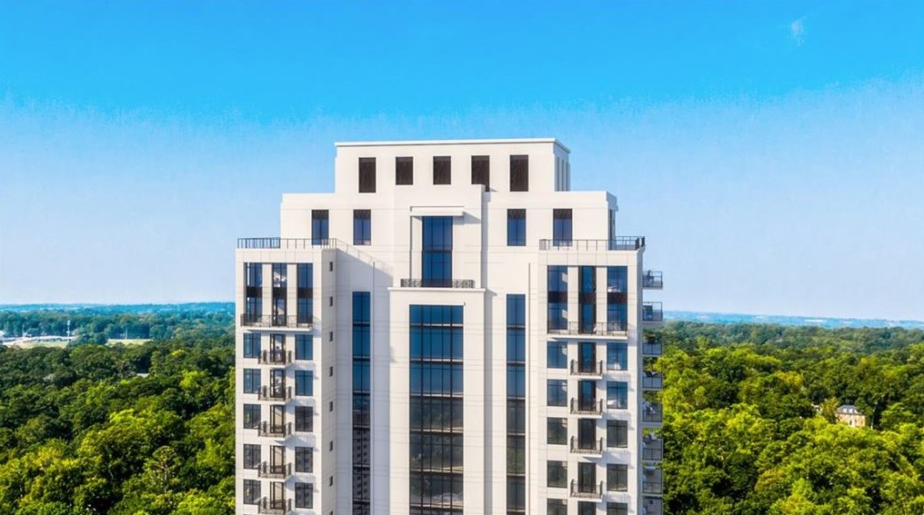 2520 Peachtree Rd, Atlanta GA  30305-3604 exterior