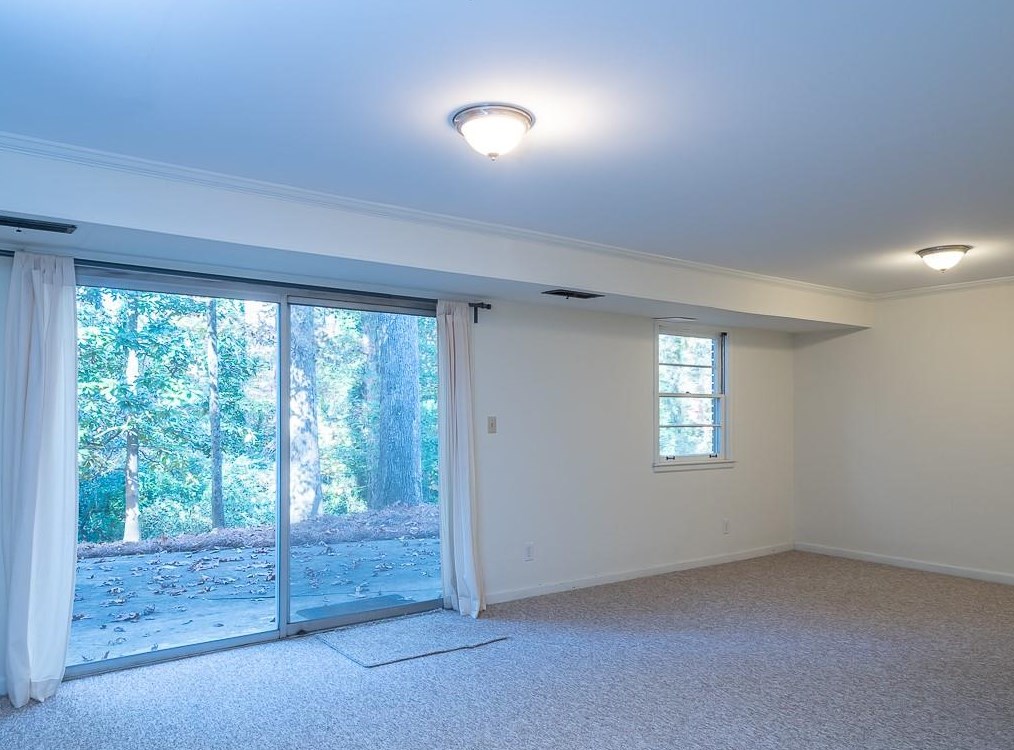 6560 Williamson Dr, Atlanta GA  30328-3340 exterior