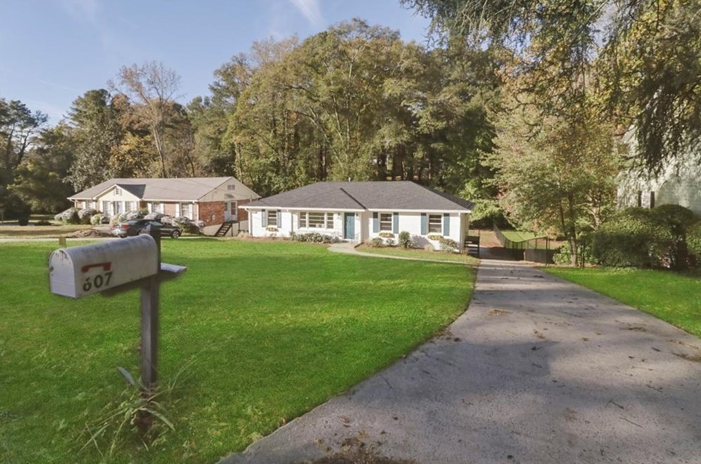 607 Densley Dr, Decatur GA  30033-5444 exterior