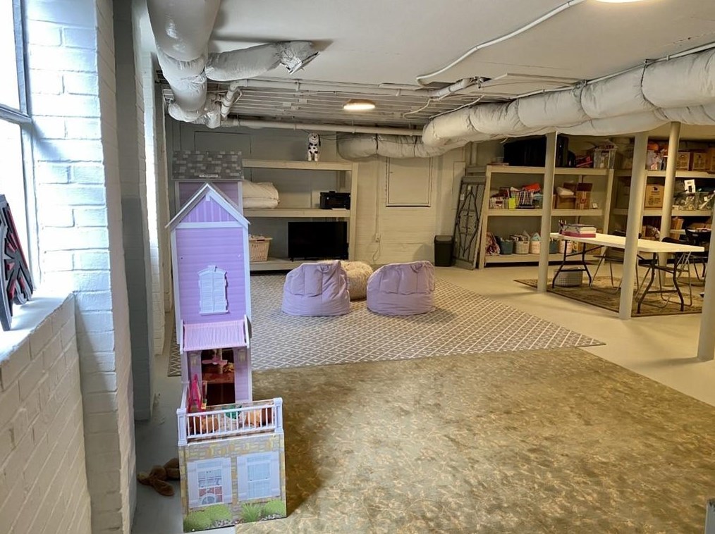 447 Valley Rd, Atlanta GA  30305-1028 exterior