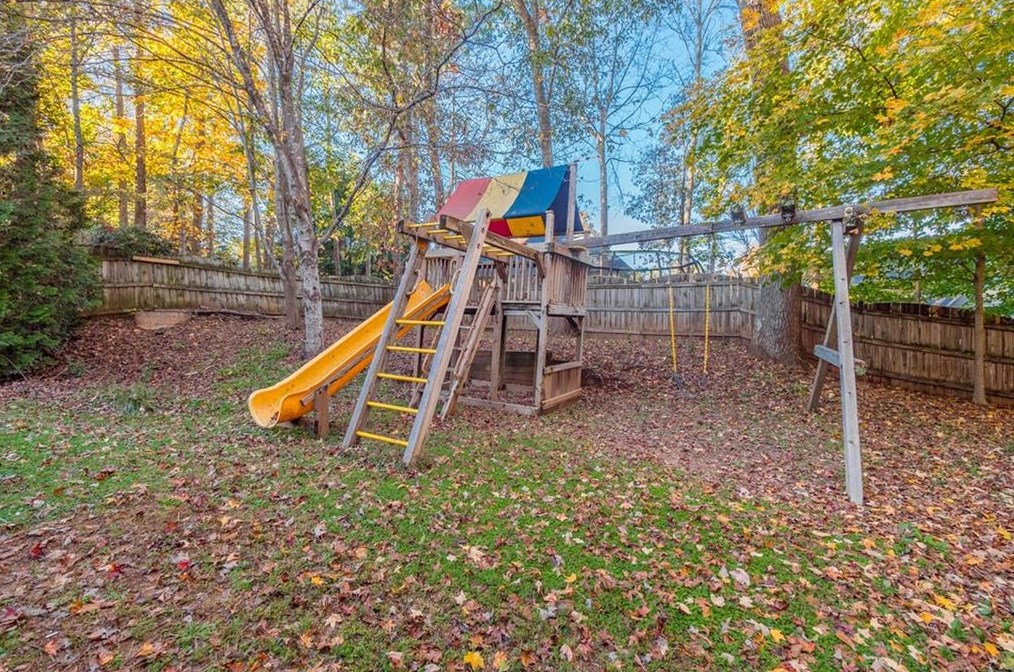 10410 Groomsbridge Rd, Alpharetta GA 30022-6029 exterior